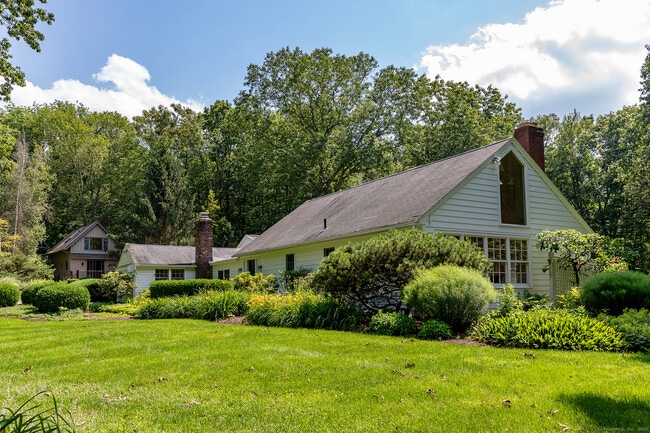 40 Camps Flat Rd in Kent, CT - Building Photo - Building Photo