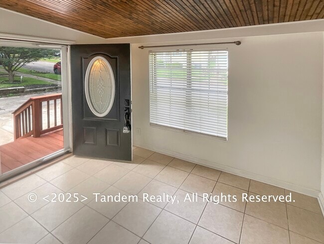 401 Cleves St in Old Hickory, TN - Foto de edificio - Building Photo