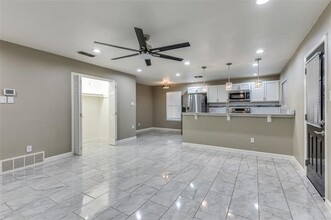 4401 Tiptop St in Fort Worth, TX - Building Photo - Building Photo