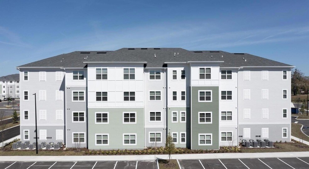 110 Zora Pl, Unit C1 in Lockhart, FL - Building Photo