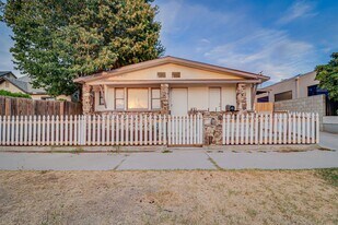 2106 E St in Bakersfield, CA - Building Photo