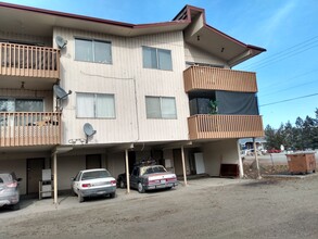 Applewood Condos in Oroville, WA - Building Photo - Building Photo