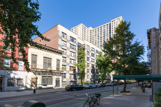 225 E 26th St in New York, NY - Building Photo - Primary Photo