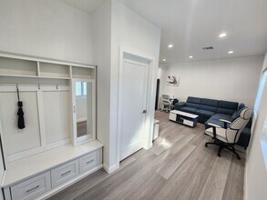 10742 Gerald Ave in Granada Hills, CA - Building Photo - Building Photo