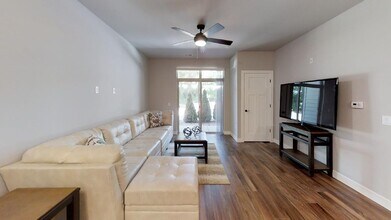 Jefferson Crossing in Kokomo, IN - Building Photo - Interior Photo