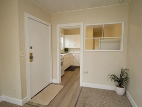 7630 SE Woodstock Blvd in Portland, OR - Building Photo - Building Photo
