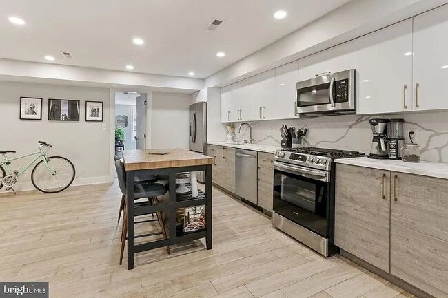 property at 1821 I St NE