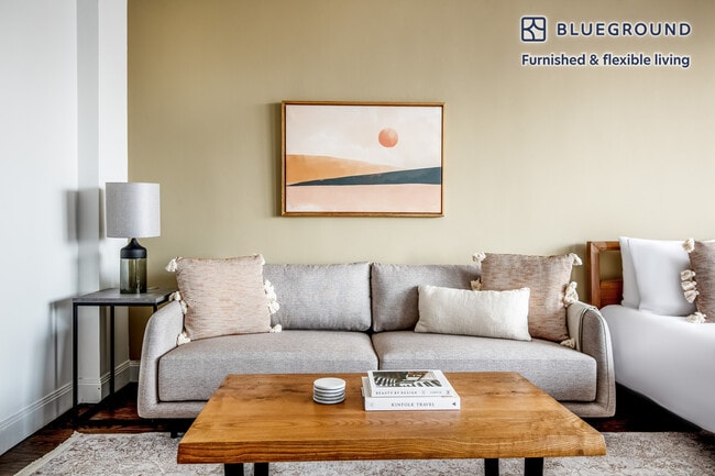 200 E 82nd St in New York, NY - Building Photo - Building Photo