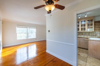 5025 Cahuenga Blvd in North Hollywood, CA - Building Photo - Building Photo