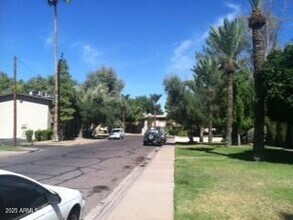 423 S Mitchell Dr in Tempe, AZ - Building Photo - Building Photo