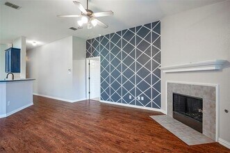 2728 Enchanted Eve Dr in Little Elm, TX - Foto de edificio - Building Photo