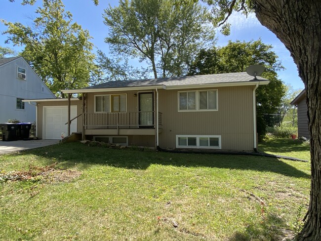 3639 SW 38th Terrace in Topeka, KS - Building Photo - Building Photo