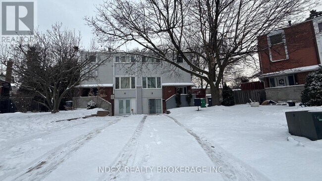 10 Lynwood Ct in Brampton, ON - Building Photo - Building Photo