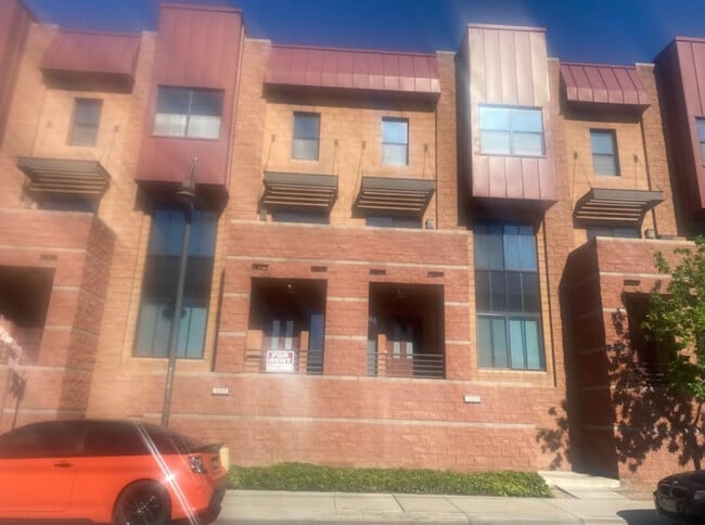 property at 305 S Wilson St