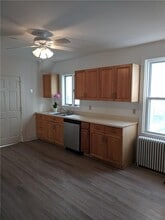 27 Dean Ave in Newport, RI - Building Photo - Building Photo