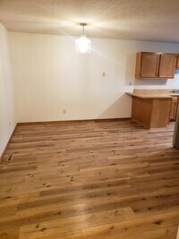 216 W Wade St photo'