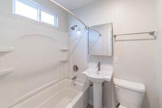 453 Gaviota Ave in Long Beach, CA - Building Photo - Building Photo