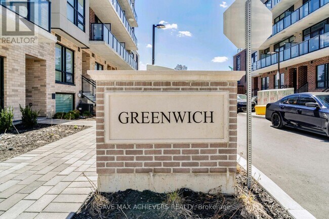 871-871 Sheppard Ave W in Toronto, ON - Building Photo - Building Photo