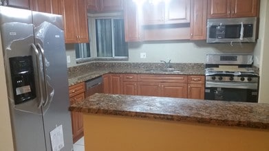 7920 SW 22nd St in Miami, FL - Building Photo - Building Photo