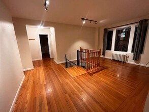 466 Park Dr, Unit 1 in Boston, MA - Foto de edificio - Building Photo