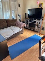 646 Admirals Rd in Victoria, BC - Building Photo