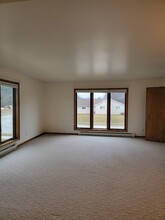 1304 Dewey St, Unit 1304 Dewey St#4 in Kiel, WI - Foto de edificio - Building Photo