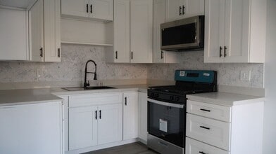 155 Cypress Dr in San Ysidro, CA - Building Photo - Building Photo