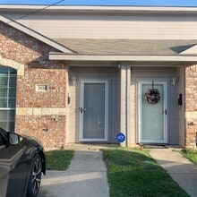 2122 W.E. Roberts St in Grand Prairie, TX - Building Photo - Building Photo