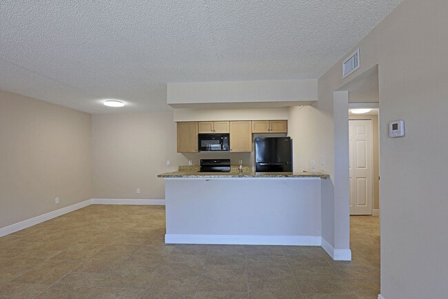 5325 Summerlin Rd in Ft. Myers, FL - Building Photo - Building Photo