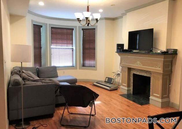 531 Newbury St in Boston, MA - Building Photo