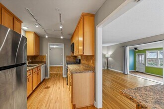 1073 Ivy Rd in Memphis, TN - Building Photo - Building Photo