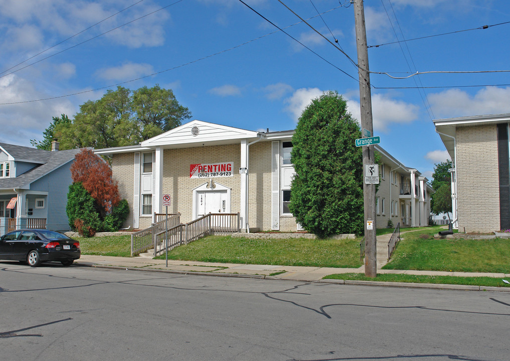 1802 Grange Ave in Racine, WI - Building Photo