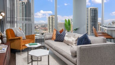 310 N Canal St in Chicago, IL - Building Photo - Building Photo