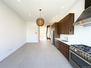 333 Tompkins Ave in Brooklyn, NY - Building Photo - Building Photo