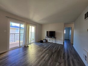 14583 Doolittle Dr, Unit 14583 in San Leandro, CA - Foto de edificio - Building Photo