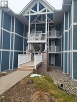 90 Highland Dr in Oro-Medonte, ON - Building Photo