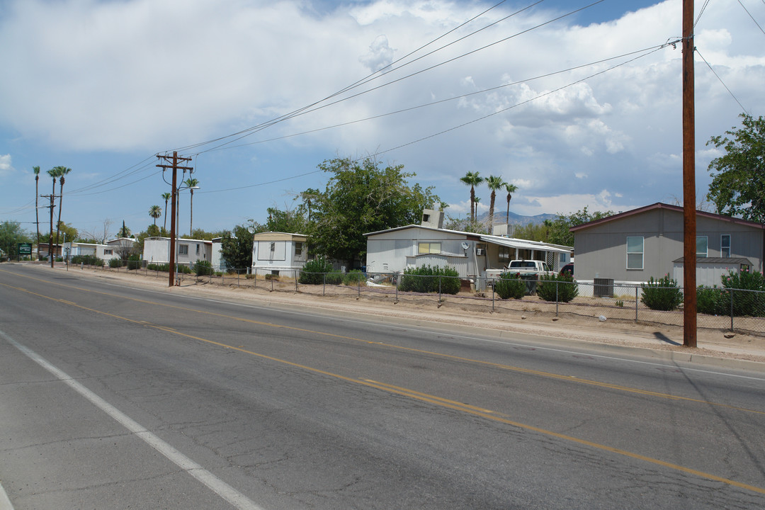 Continental West in Tucson, AZ - Building Photo
