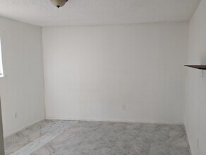 201 W 1st St in La Feria, TX - Building Photo - Building Photo