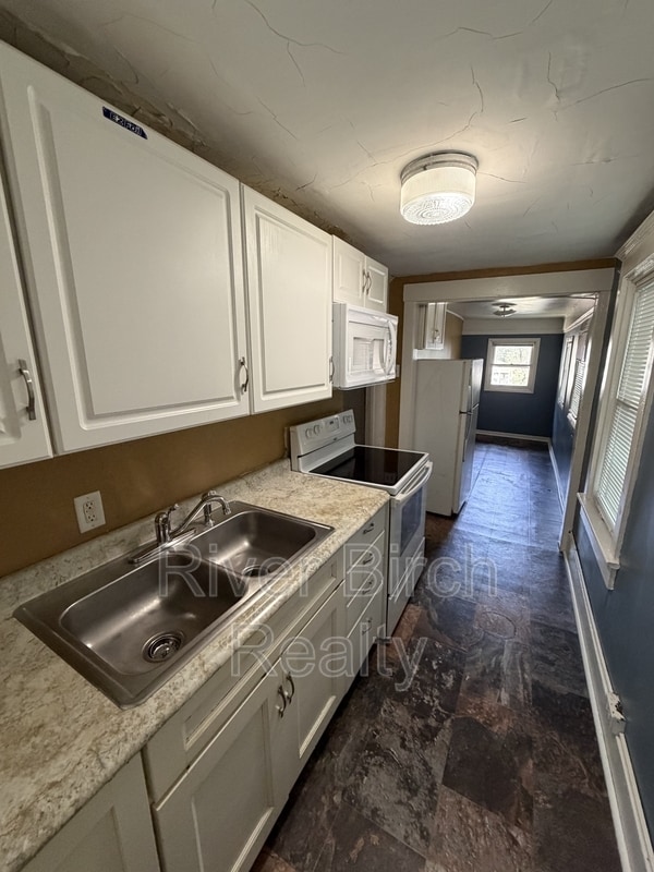 property at 714 W Canedy St