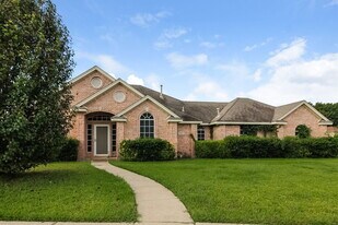 831 Quail Run Ln in Lancaster, TX - Building Photo