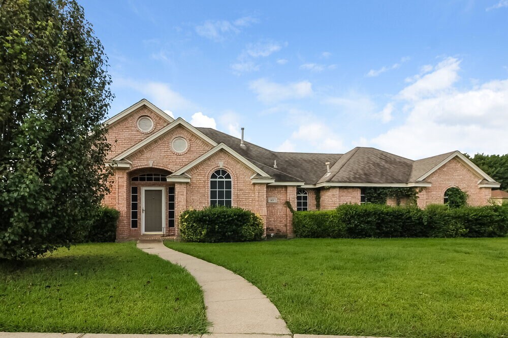831 Quail Run Ln in Lancaster, TX - Building Photo