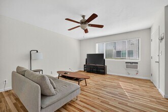 285 Moss St in Chula Vista, CA - Building Photo - Building Photo