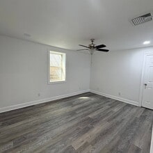 4 Betsy Ross Ct in Centereach, NY - Building Photo - Building Photo