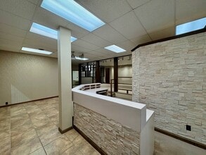 1207 W Main St in Carmi, IL - Building Photo - Building Photo