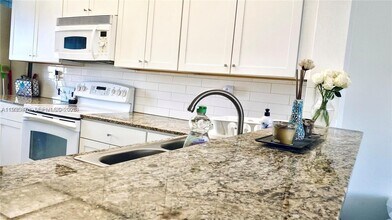 2931 SW 87th Ter, Unit #1923 in Davie, FL - Foto de edificio - Building Photo