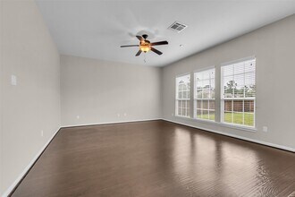 5611 That Way in Houston, TX - Building Photo - Building Photo