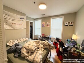 110 Chester St, Unit 1 in Boston, MA - Building Photo - Building Photo