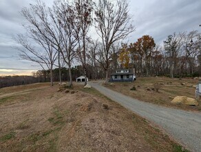 1125 Lily Pad Ln in Chapel Hill, NC - Building Photo - Building Photo