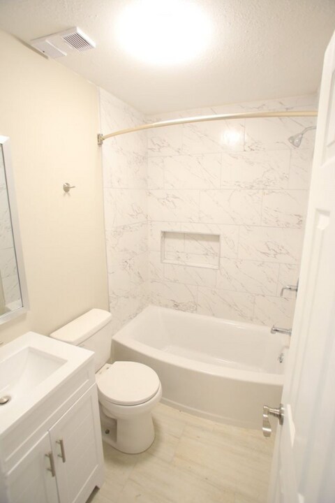34 E Ave A in Melbourne, FL - Building Photo