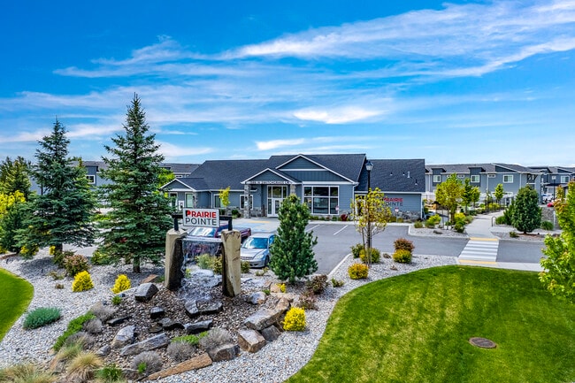 Prairie Pointe Apartments & Townhomes
